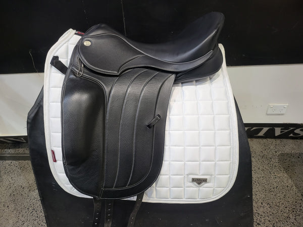 Fairfax Spencer 18 inch Dressage Saddle - AS NEW
