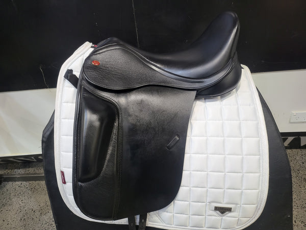 Kent & Masters Overblock Dressage Saddle 17.5 inch