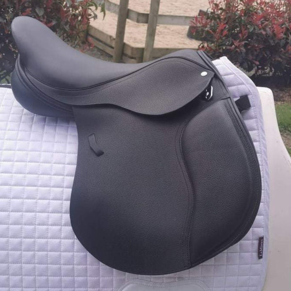 Loxley by Bliss of London Foxhunter/Jump Saddle 17" Adjustable - EX DISPLAY PRICE REDUCED